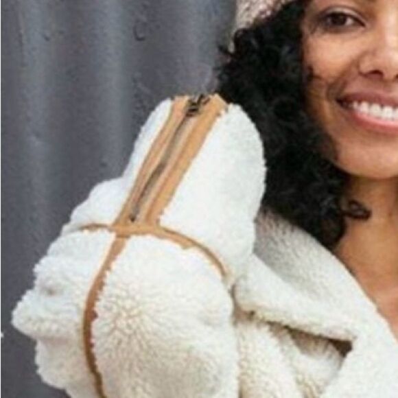 Farherty Montana Moto Sherpa Teddy Jacket Cream tan accents zip oversized size L - Picture 3 of 3